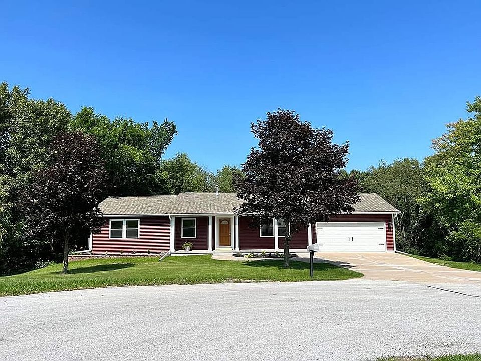 1st image of 1311 Maple Ct