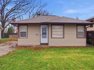 1502 Ridgeway Ave, Round Lake Beach, IL 60073