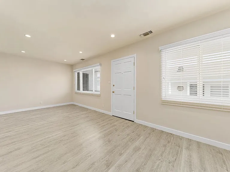 9588 W Olympic Blvd #5 — Photo 3