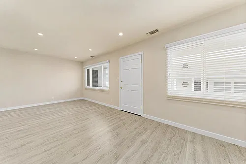 9588 W Olympic Blvd #5 Photo 1