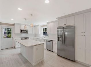 22 Carman St, Patchogue, NY 11772