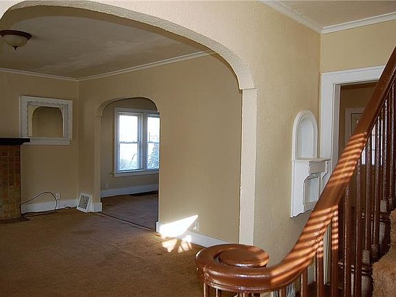 4th image of 216 Murphy Ave