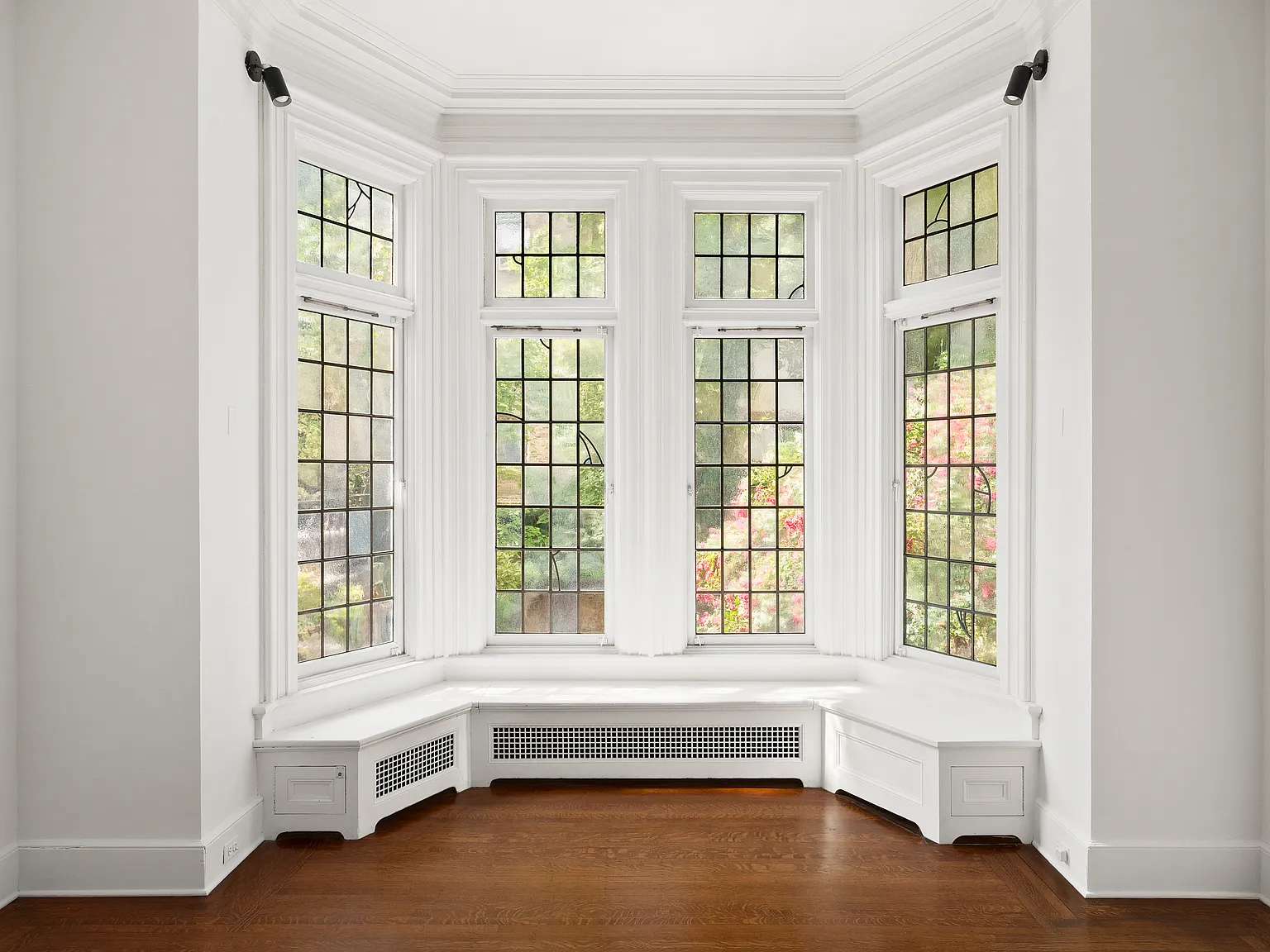 216 East 61st Street — Photo 3