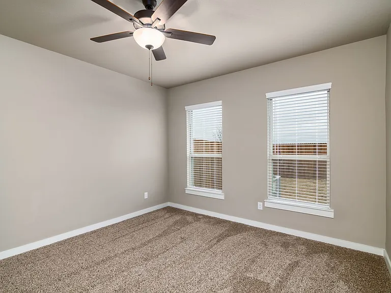 637 Fallow Dr — Photo 11
