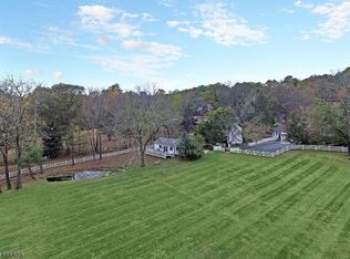 81 Mosle Rd, Far Hills, NJ 07931