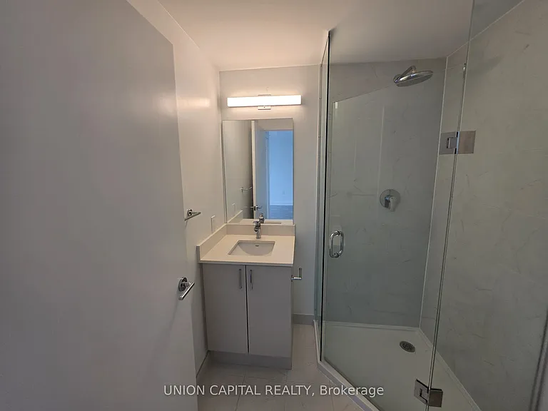 1005 Dundas St E #709 — Photo 9