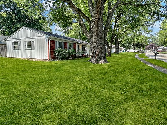 2nd image of 1116 Walton Dr