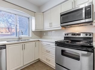 Balliol Townhomes, Toronto, ON M4S 1G8