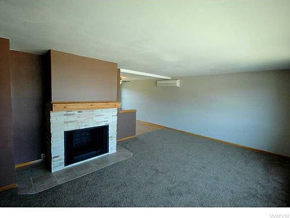 3rd image of 65 Angela Ln
