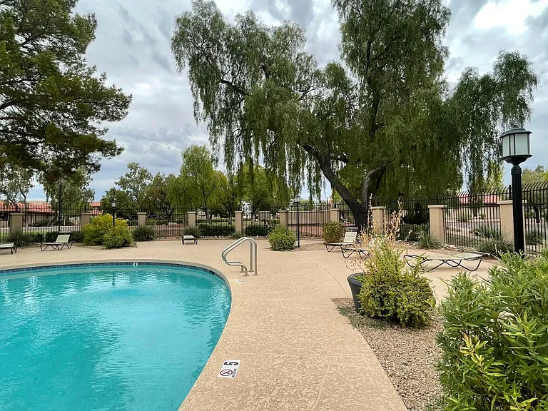 E Belleview Pl — Photo 38