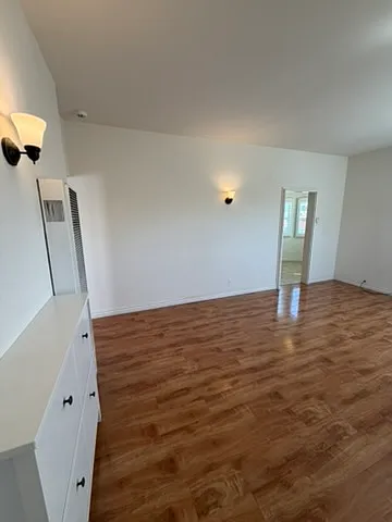 839 N Alexandria Ave — Photo 3