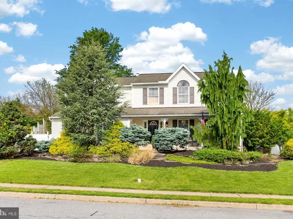 4990 Pheasant Run Ct, Douglassville, PA 19518
