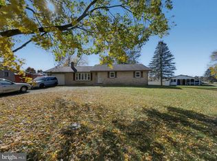 210 Greene Meadow Dr, Chambersburg, PA 17202
