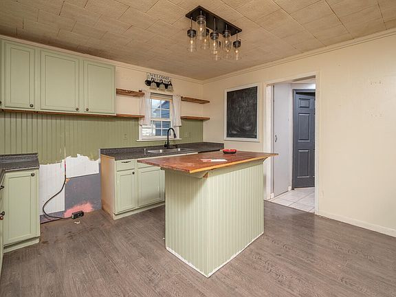 5th image of 516 Speedway Ave