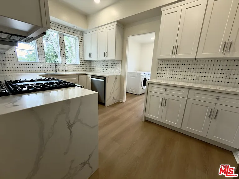 378 S La Jolla Ave — Photo 12