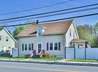 625 Riverside Dr, North Grosvenordale, CT 06255