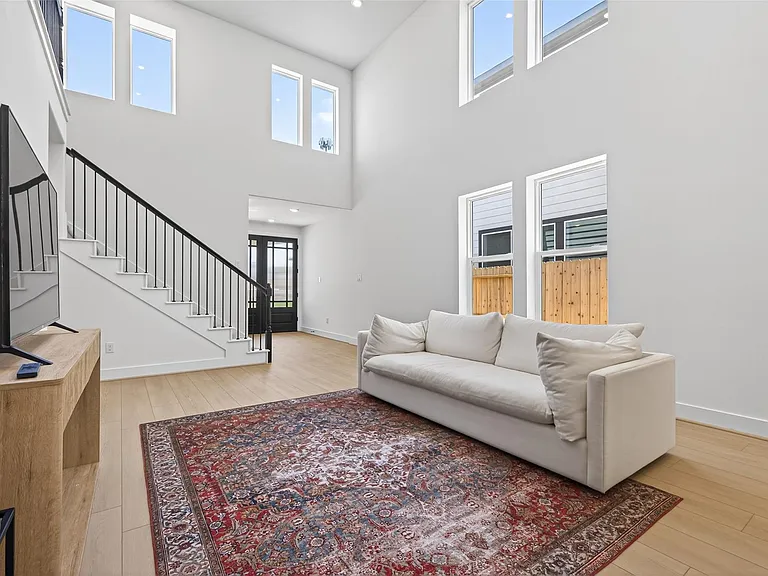 702 Sonfield Dr — Photo 13