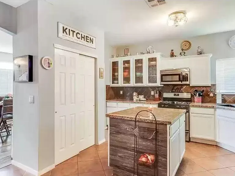 14378 N Cave Dr — Photo 9