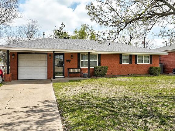 3rd image of 2000 Vickie Dr