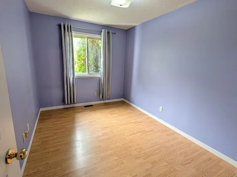 19 Mountshannon Dr — Photo 17
