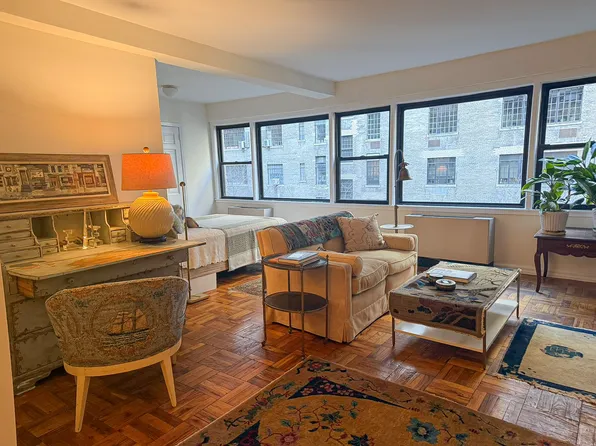 55 East 9th Street image 1 of 4