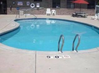225 Air Park Dr APT 14, Watertown, WI 53094