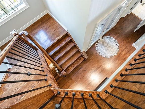 3rd image of 385 Ambleside Dr