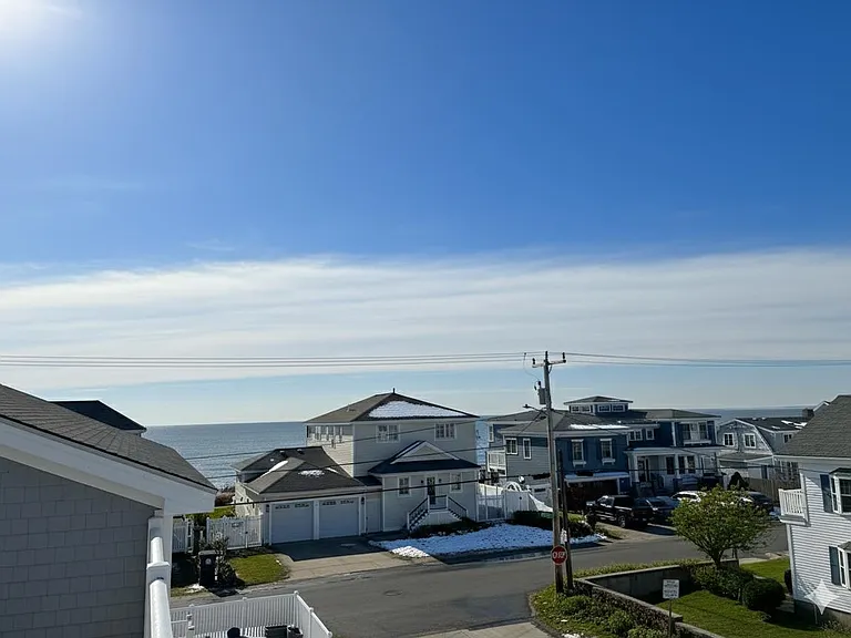 112 Ocean Dr — Photo 3