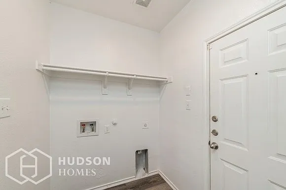 1401 Silver Maple Ln — Photo 21