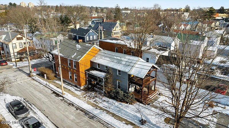 5th image of 154 Washington Street