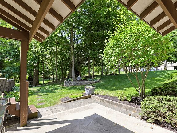 3rd image of 4093 Bayberry Way