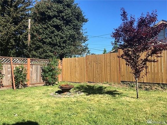 4th image of 138A N Rainier Ave