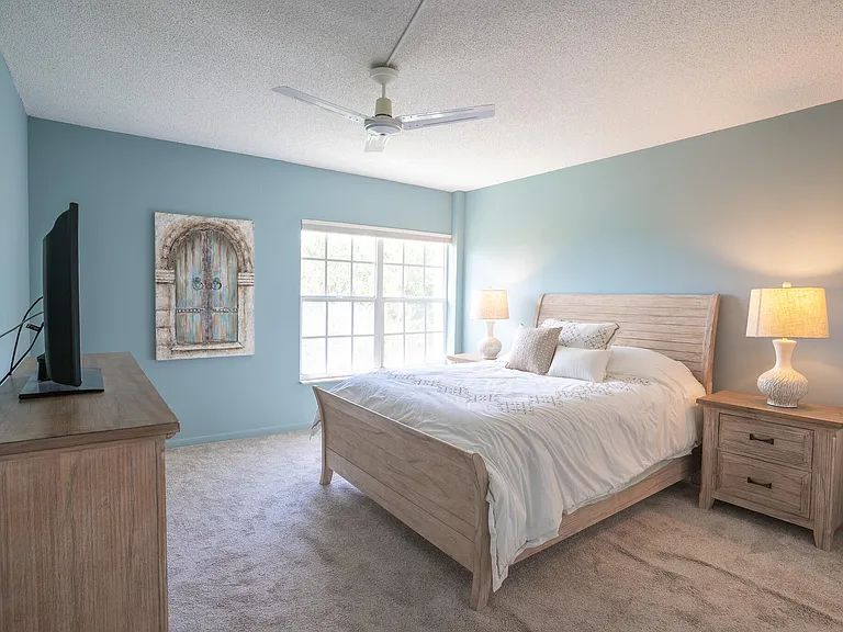 250 NE 20th St #4190 — Photo 9