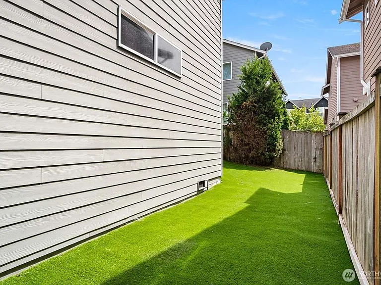 2428 192nd Pl SW — Photo 22