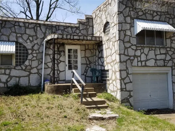 3209 Kemp Dr, Saint Louis, MO 63121