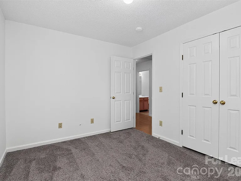3411 Pondridge Ct — Photo 23