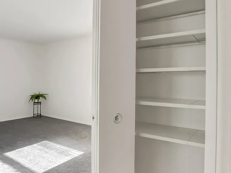 Woodland Park Apartments — Photo 15