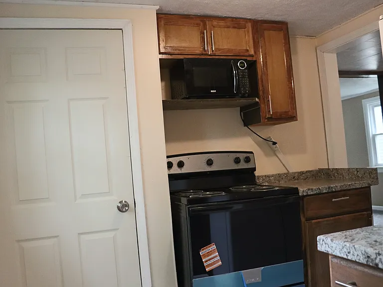 616 Irvington Ave — Photo 9