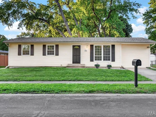 925 Dewayne Dr, Florissant, MO 63031