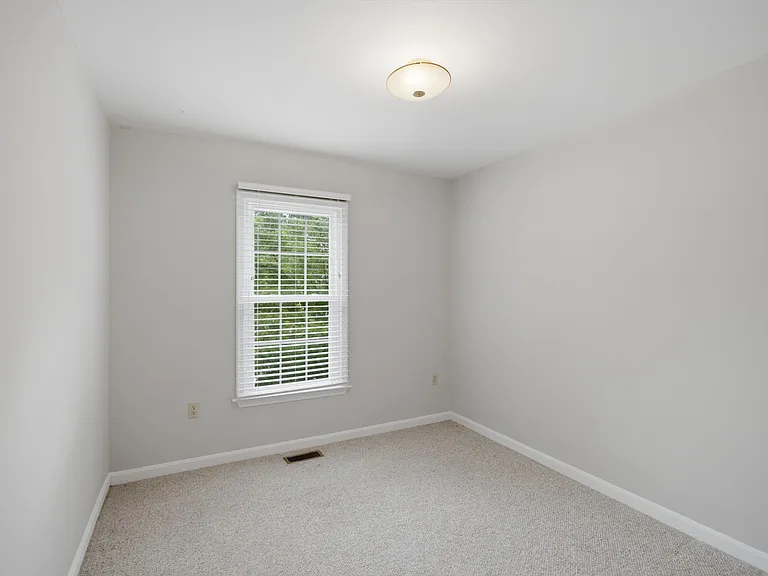 27 Ryan Ct — Photo 23