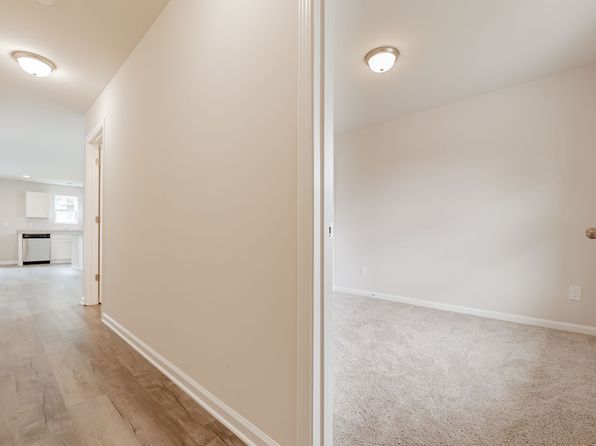 2 Iron Horse Ct