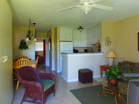 view inside the front doo