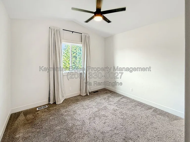 1440 W Cerulean St — Photo 20