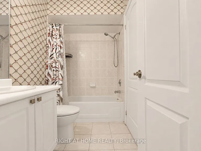 2233 Rockingham Dr — Photo 22