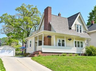 7420 W Garfield Ave, Wauwatosa, WI 53213