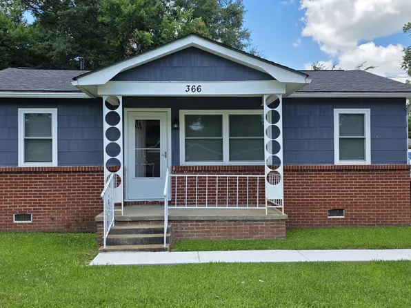 366 N Canal St, Canton, MS 39046