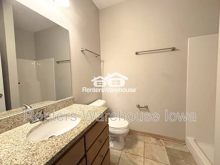 2000 Meadow Ct #204 — Photo 14