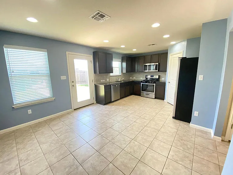1010 Sand Post Pl — Photo 10
