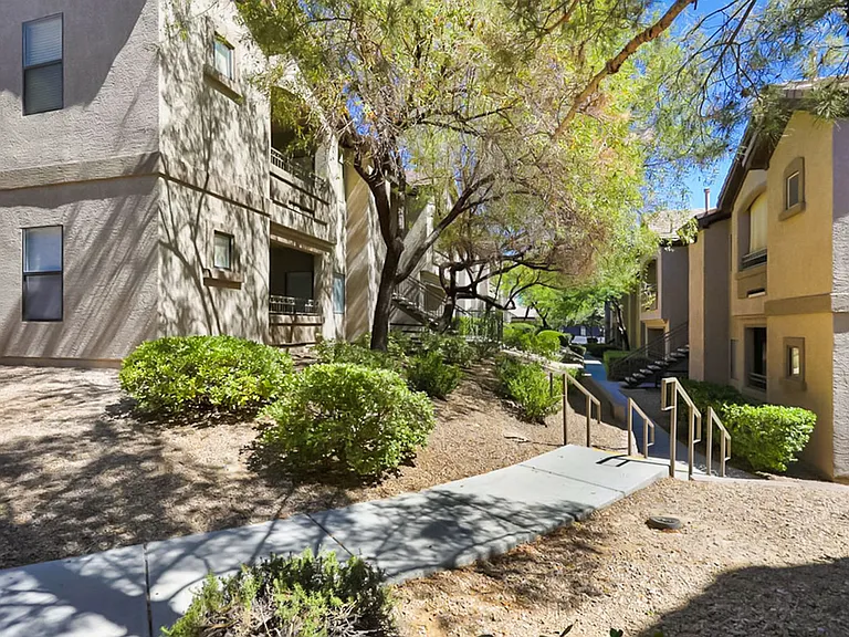 8250 N Grand Canyon Dr #1137-20 — Photo 4