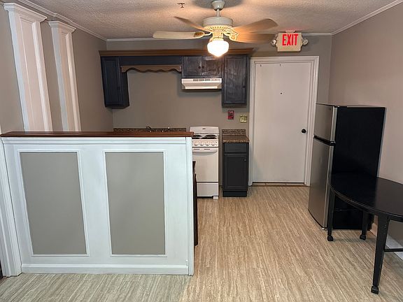 4th image of 407 W Moore St #2